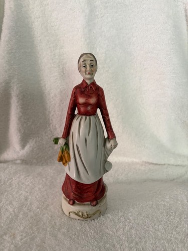 Vintage farmhouse old - old, woman